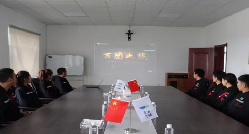 【木蘭龍能】木蘭龍能公司組織開展中國人民抗日戰(zhàn)爭暨世界反法西斯戰(zhàn)爭勝利75周年觀影活動(dòng) (1).jpg